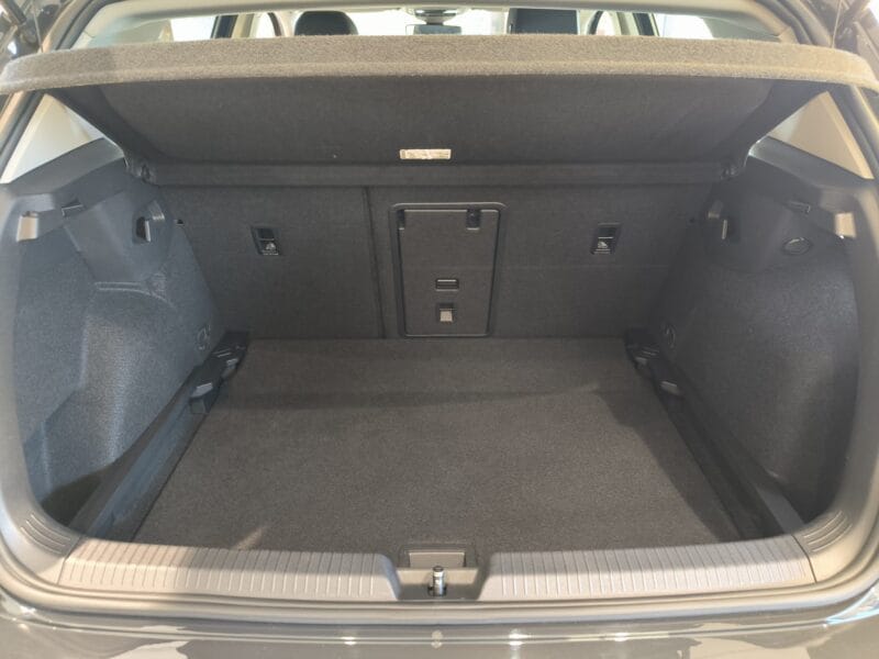 VW Golf 1041 01