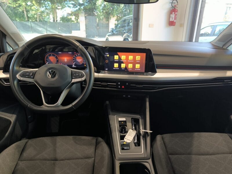 VW Golf 1041 10