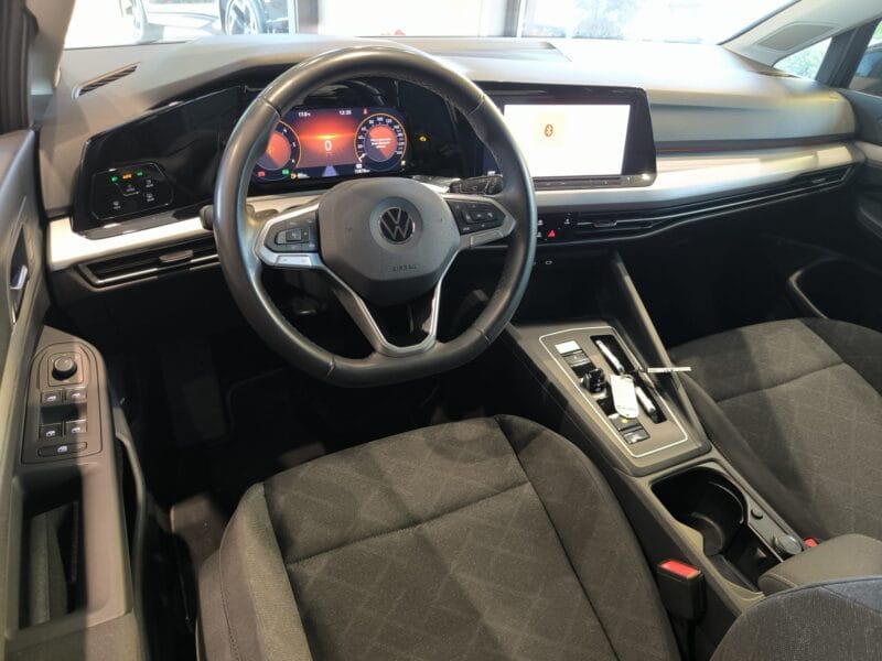 VW Golf 1041 11