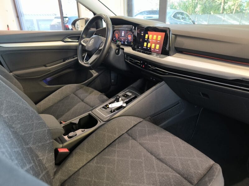 VW Golf 1041 12