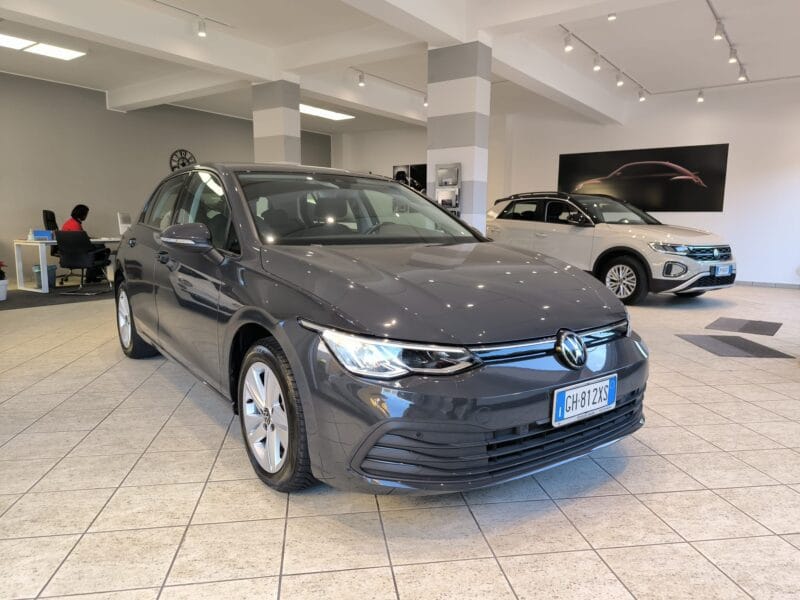 VW Golf 1041 16