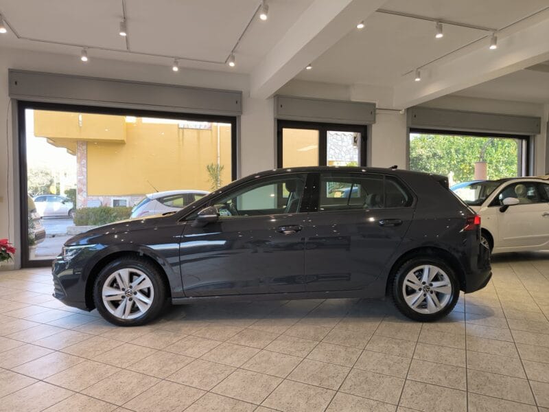 VW Golf 1041 21
