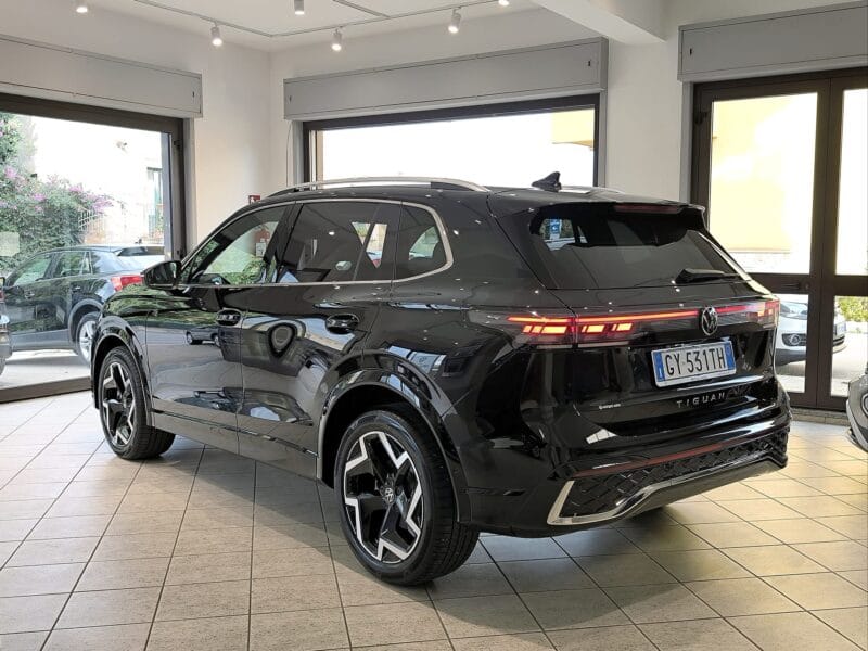 VW Tiguan 1107 22