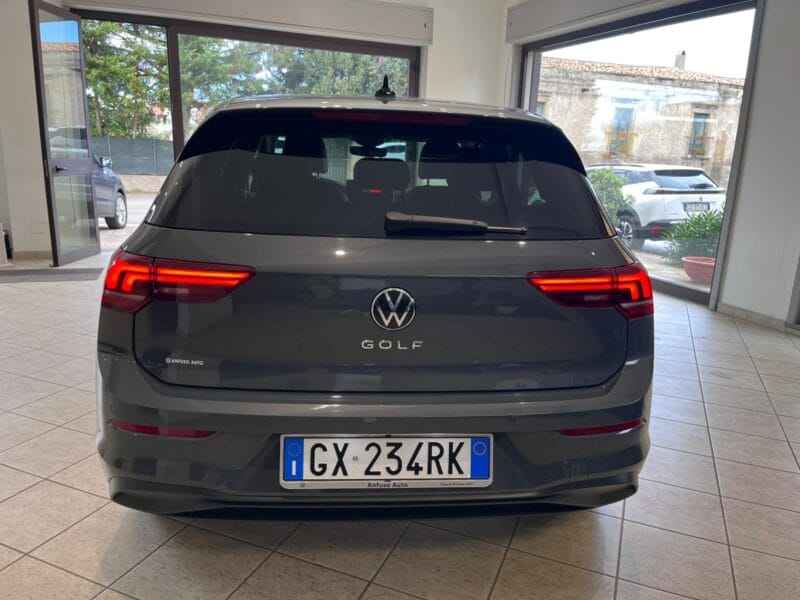 VW Golf 1694 18