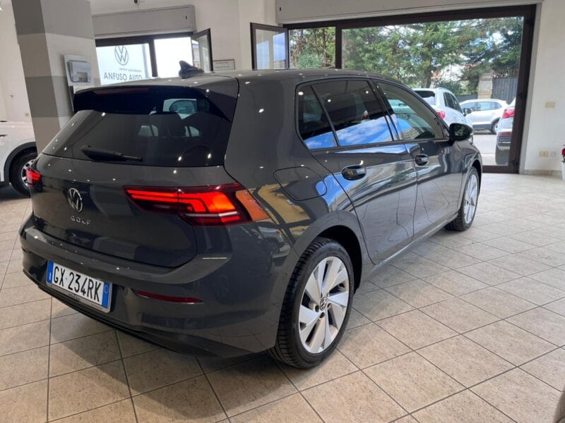 VW Golf 1694 21