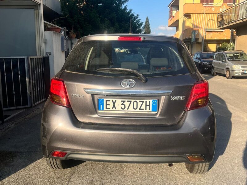 Toyota Yaris 2315 2318